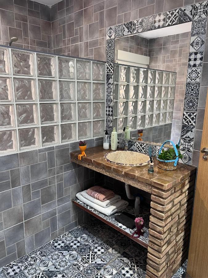 Open Mind Hostel 알칼라 라 레알 외부 사진